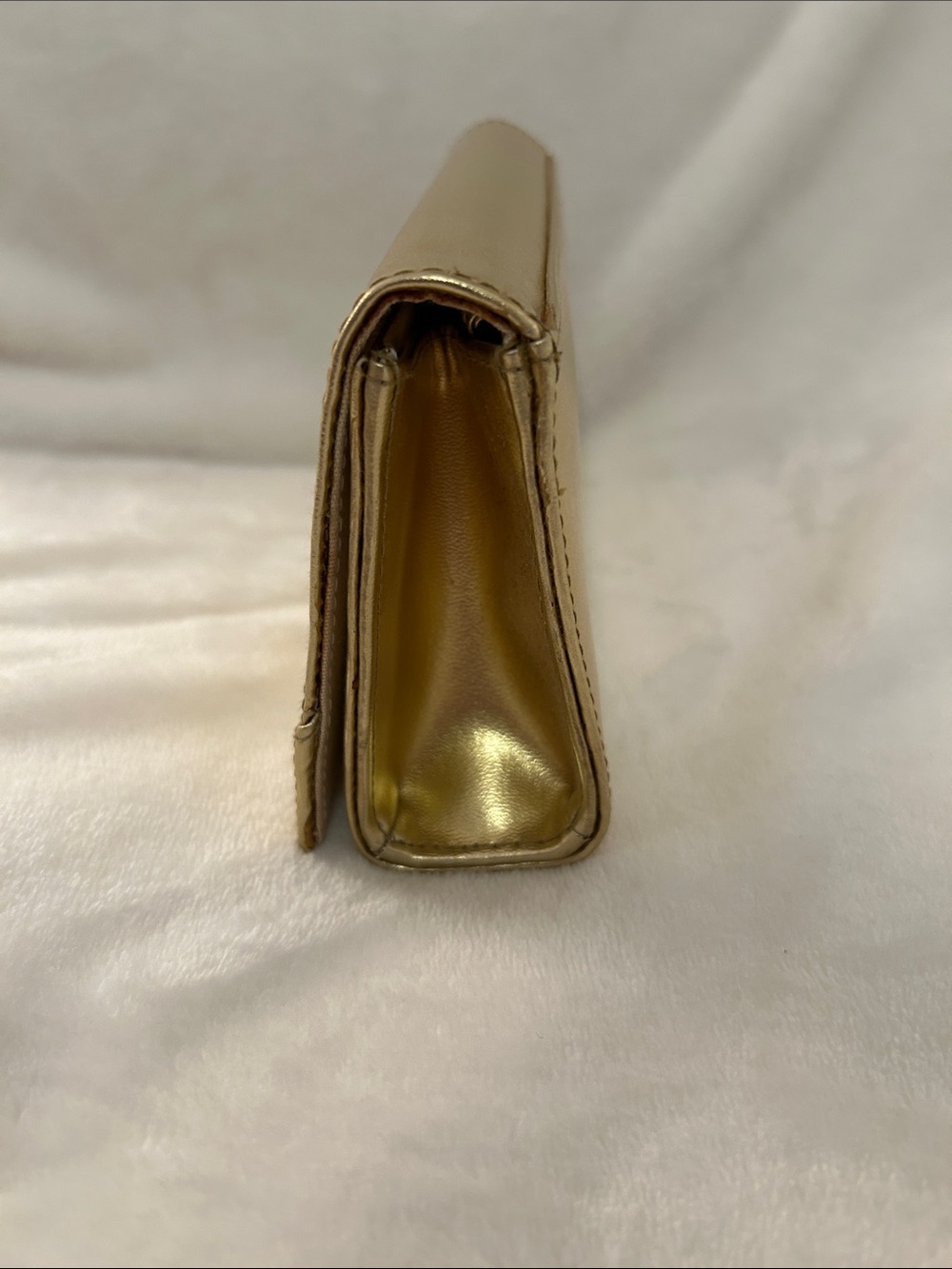 Vintage Metallic Gold Wave-Accent Evening Clutch w/ crossbody strap - Picture 6 of 7